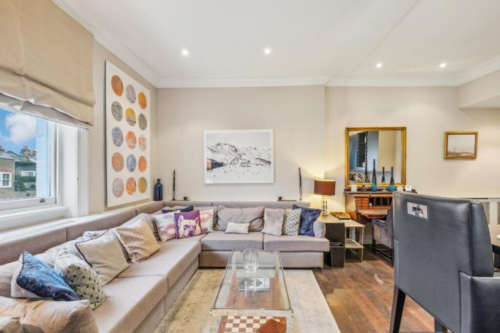 Charming And Full Of Character Apartment London Exterior photo